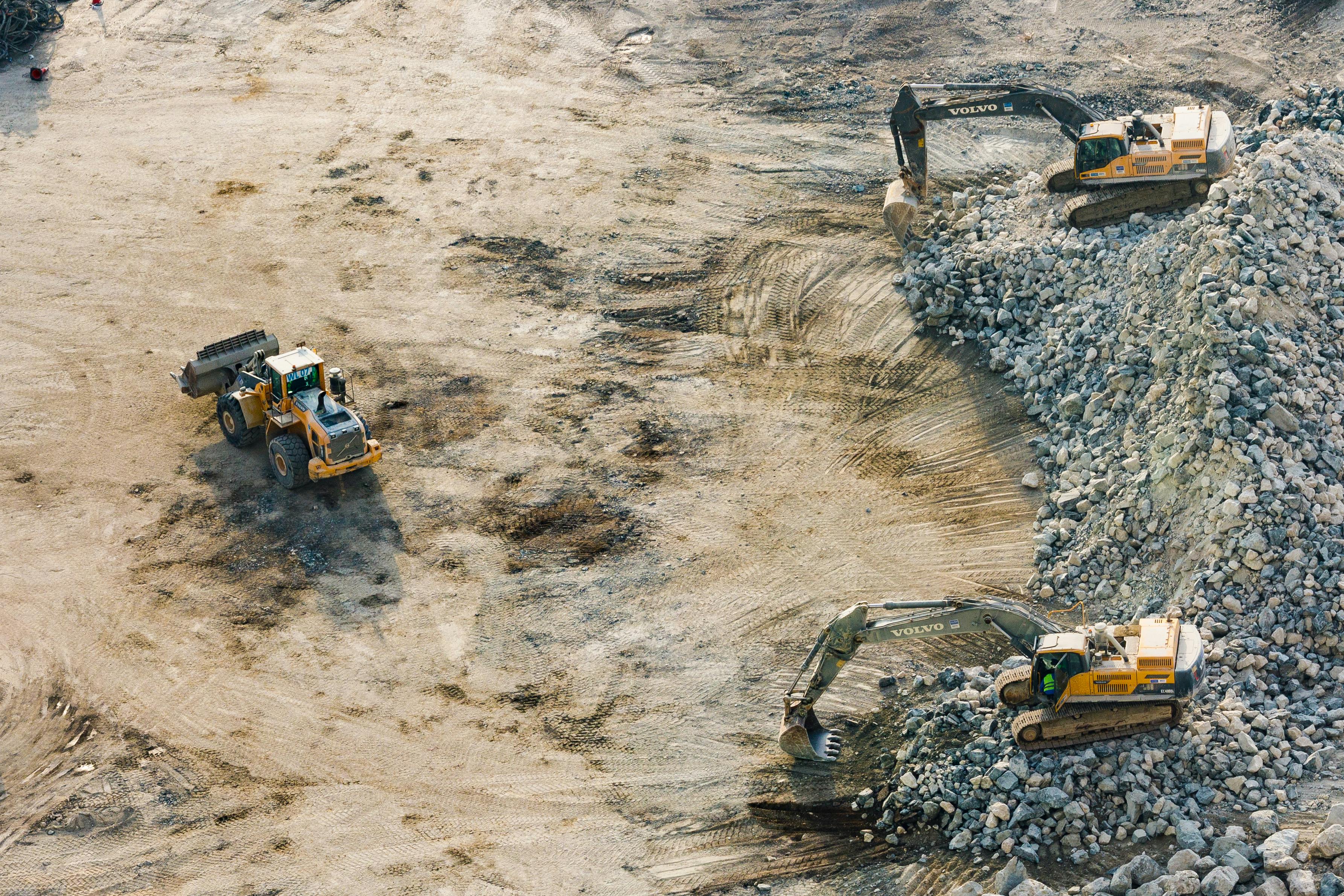 Diamond mine blasting - Mentor Trading & Investments